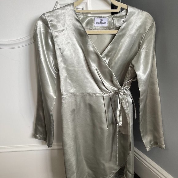 Silk wrap dress - Picture 1 of 8